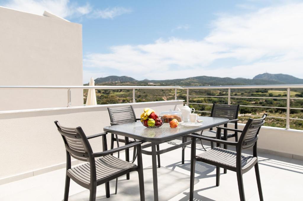 Outdoor dining balcony at HillTop Houses