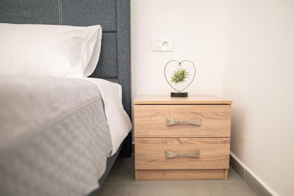 Bedside detail